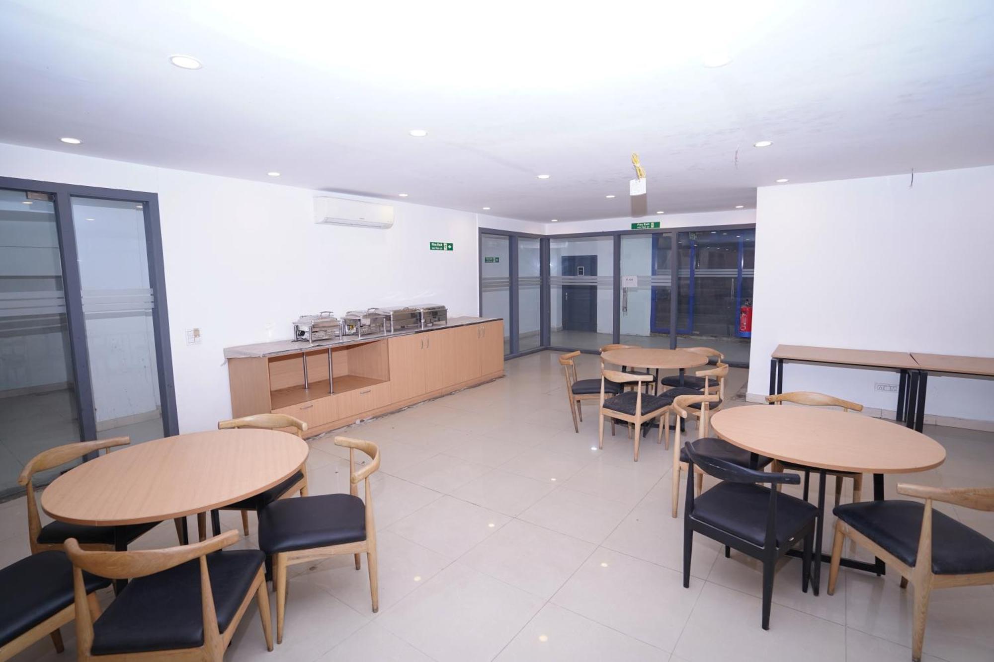 Hotel Mira Residency- Outer Ring Road, Paschim Vihar Delhi  Exterior photo