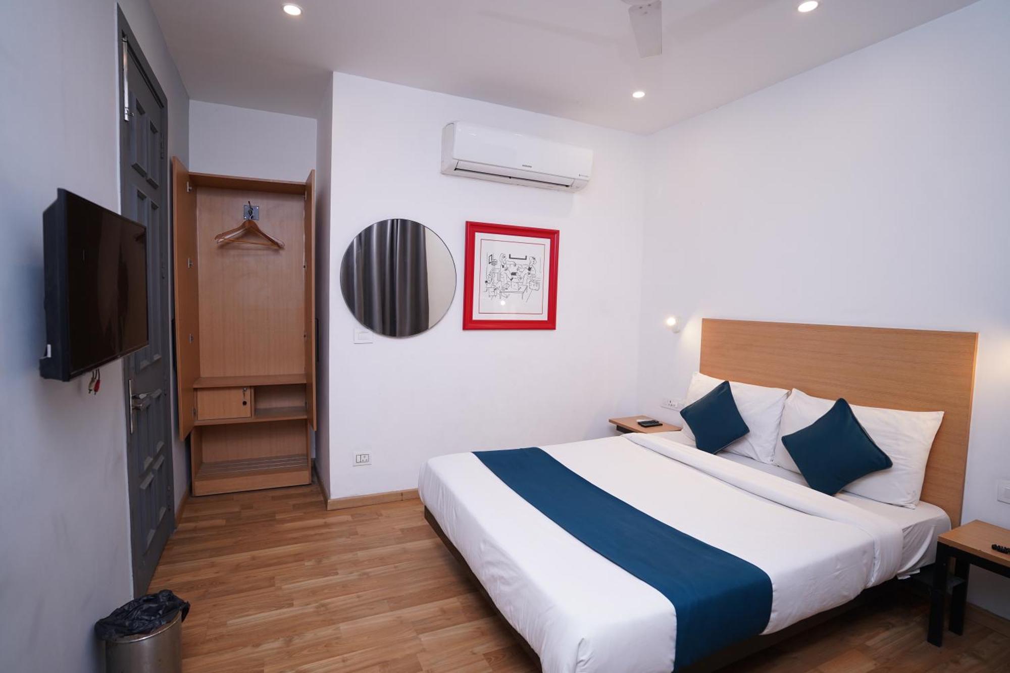 Hotel Mira Residency- Outer Ring Road, Paschim Vihar Delhi  Exterior photo